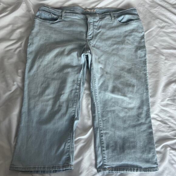 ✨Levi’s Women 311 Shaping Skinny Capri Jeans 22W Mid Rise Stretch Denim - Picture 1 of 8